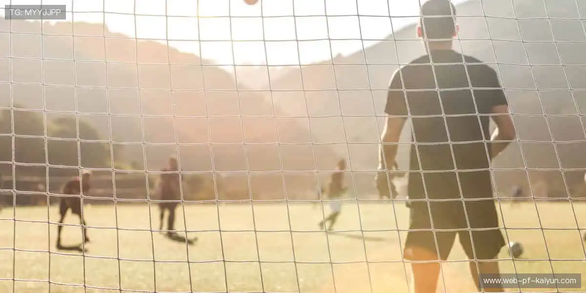 一键开启直播，弹幕互动，和全球球迷一起沸腾💬🌍